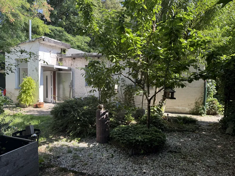 Kleines Haus mit Garten — photo 1